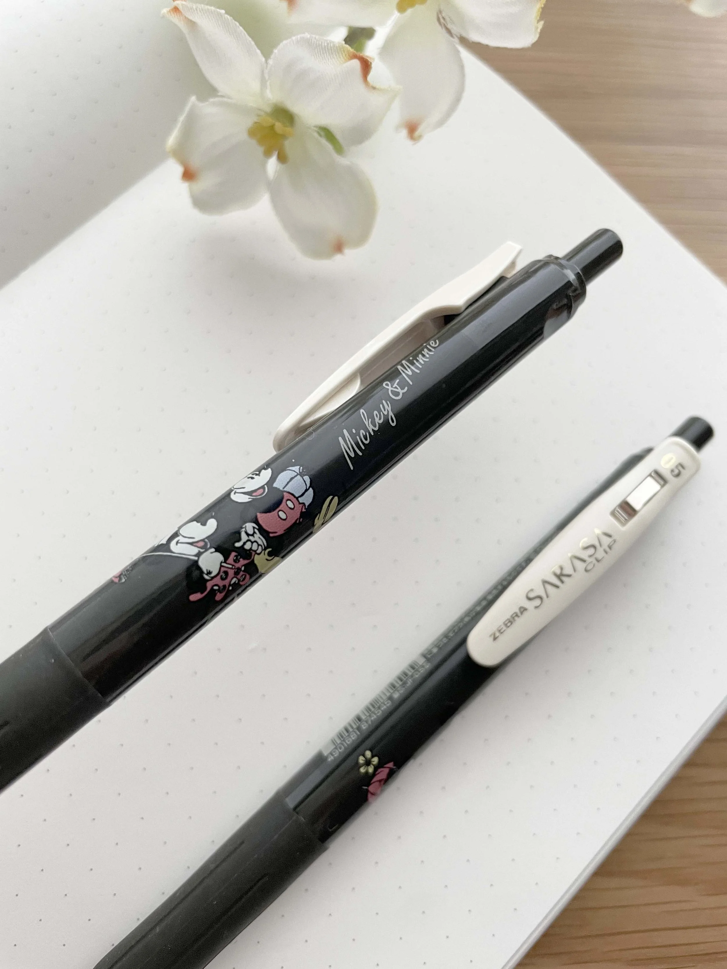 Sarasa Vintage Color Gel 05mm Pen - Disney Mickey Mouse - Sepia